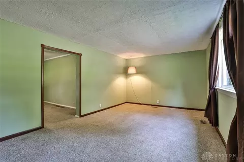 960 N Hampton Rd, Springfield, OH 45504 photo 6