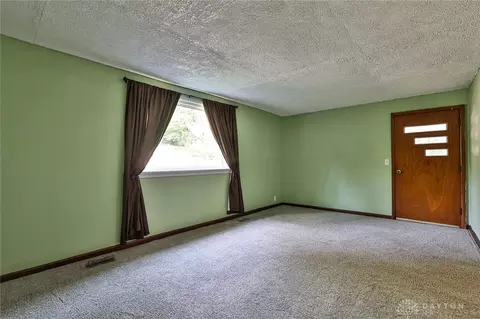 960 N Hampton Rd, Springfield, OH 45504 photo 5