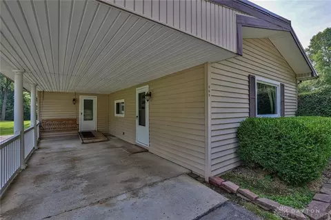 960 N Hampton Rd, Springfield, OH 45504 photo 3
