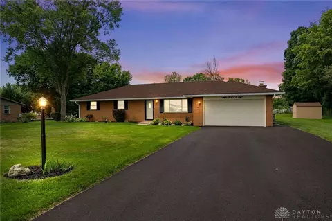 3977 Rexford Rd, Beavercreek, OH 45430