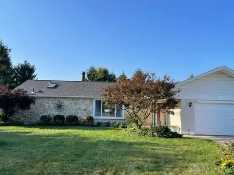 1524 Silver Lake Dr, Washington Township, OH 45458