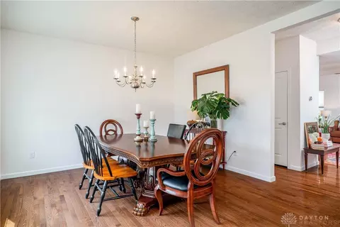 9761 Brooks Bend Ct, Centerville, OH 45458 photo 4