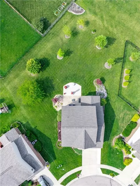 9761 Brooks Bend Ct, Centerville, OH 45458 photo 32