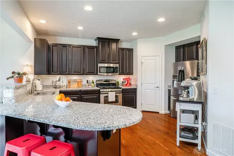 9761 Brooks Bend Ct, Centerville, OH 45458 photo 7