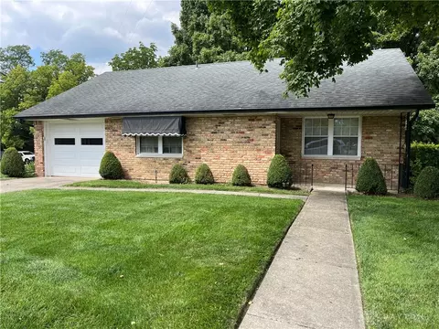 2255 Manhattan Blvd, Springfield, OH 45504