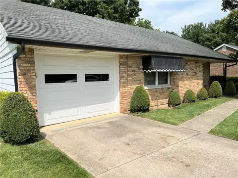 2255 Manhattan Blvd, Springfield, OH 45504 photo 2