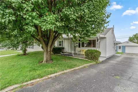 133 E Doris Dr, Fairborn, OH 45324 photo 2