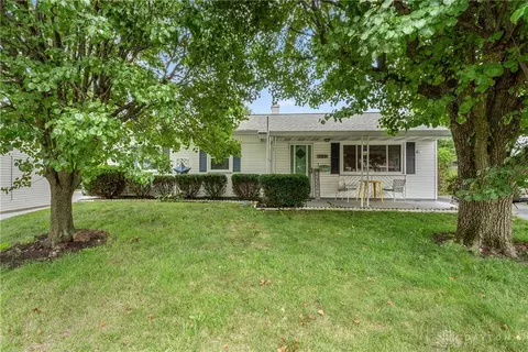 133 E Doris Dr, Fairborn, OH 45324