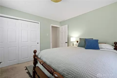 135 Canterbury Dr, Dayton, OH 45429 photo 12