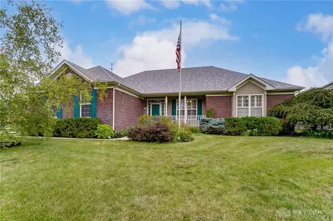 6635 Willowmere Ct, Dayton, OH 45424