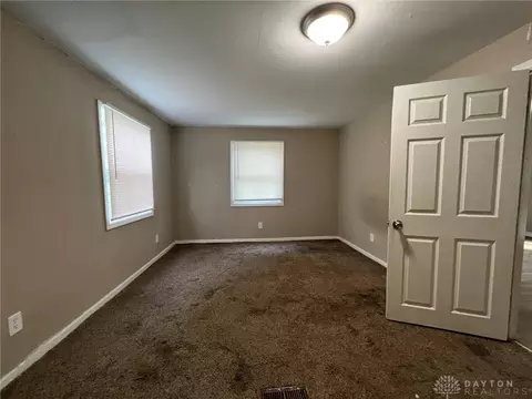 2568 Adams Rd, Cincinnati, OH 45231 photo 5