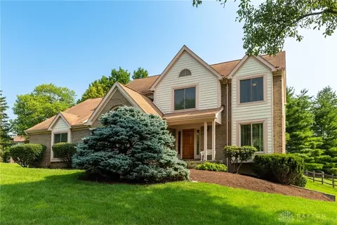 9218 Applecrest Ct, Cincinnati, OH 45242