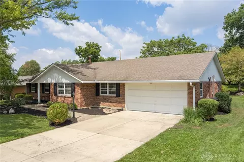 2261 Hazelhurst Ct, Kettering, OH 45440