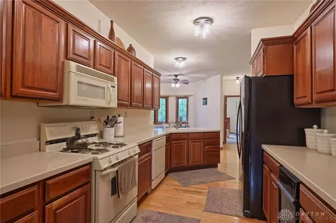 4127 Tree Line Ave, Springfield, OH 45502 photo 11