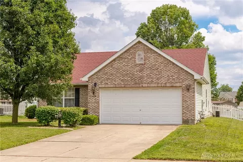 68 Worthington Dr, Germantown, OH 45327