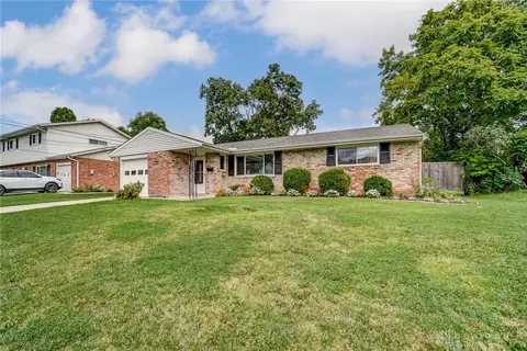 108 Rosetta Ct, Cincinnati, OH 45246 photo 3
