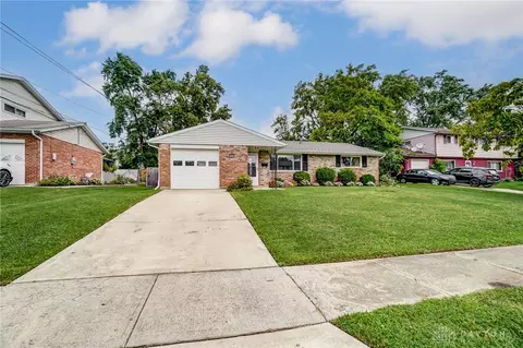 108 Rosetta Ct, Cincinnati, OH 45246 photo 2