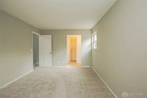 1124 Gracewind Ct, Cincinnati, OH 45231 photo 9