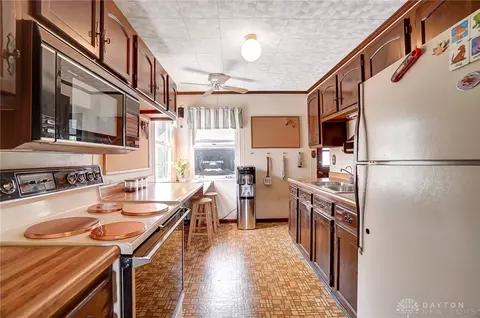 2841 Acosta St, Kettering, OH 45420 photo 7
