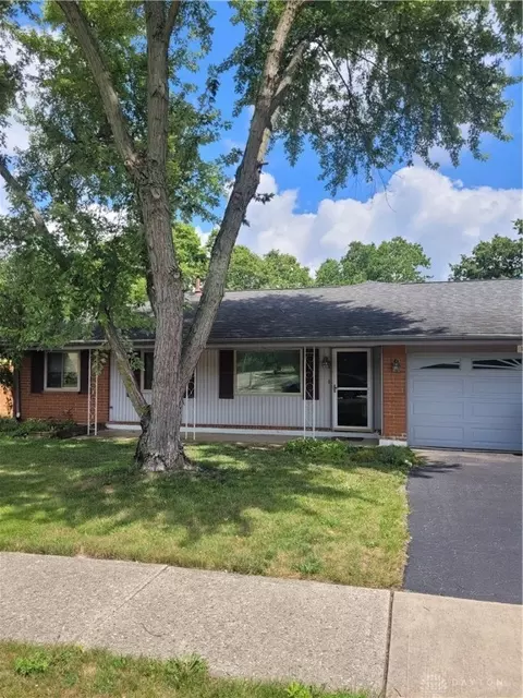 160 Grantwood, West Carrollton, OH 45449