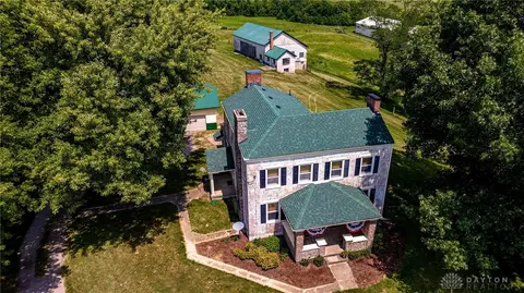 4960 Howe Rd, Trenton, OH 45067