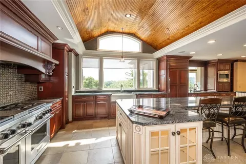 2868 Alpine Ter, Cincinnati, OH 45208 photo 5
