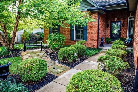 100 Hunter Woods Dr, Oxford, OH 45056