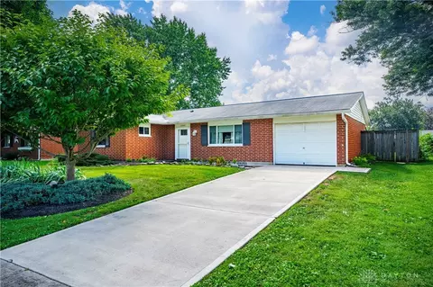 2245 Carolina Dr, Xenia, OH 45385