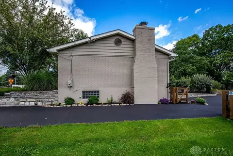 9718 Leacrest Rd, Cincinnati, OH 45215 photo 11