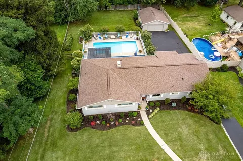 9718 Leacrest Rd, Cincinnati, OH 45215 photo 3