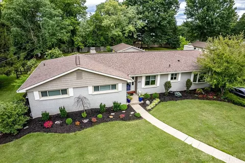 9718 Leacrest Rd, Cincinnati, OH 45215 photo 2