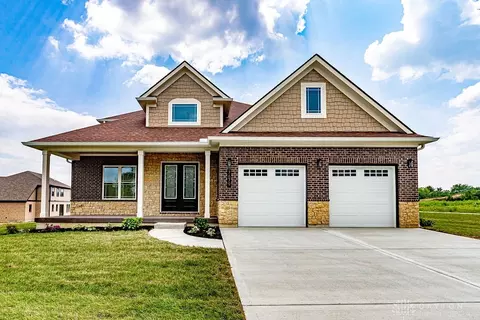 7679 Cordoba Dr, Middletown, OH 45044