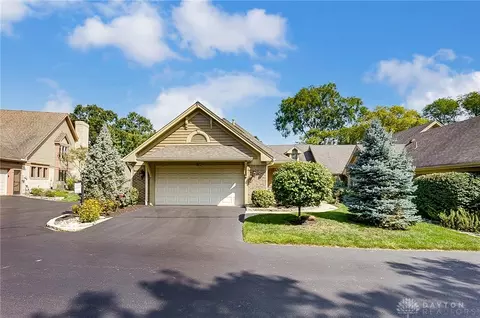 673 Renolda Woods Ct, Kettering, OH 45429 photo 3