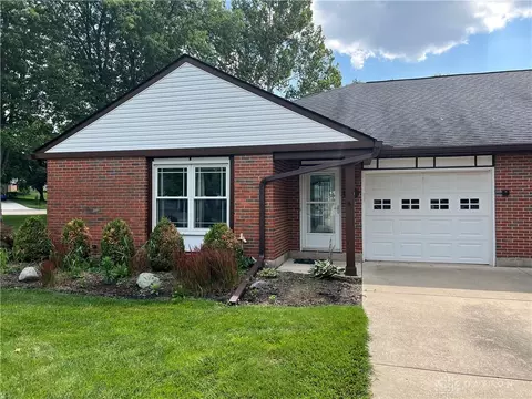 330 Kristina Ct, Washington Township, OH 45458