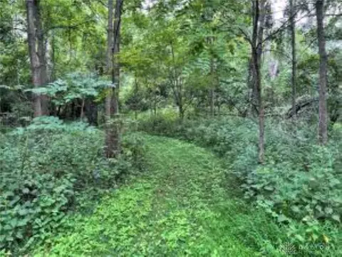 2421 E Home Rd, Springfield, OH 45503 photo 36