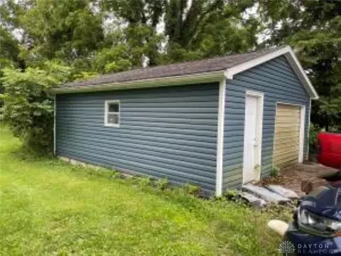 2421 E Home Rd, Springfield, OH 45503 photo 28