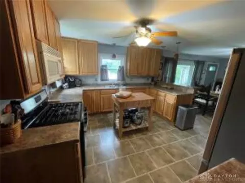 2421 E Home Rd, Springfield, OH 45503 photo 12