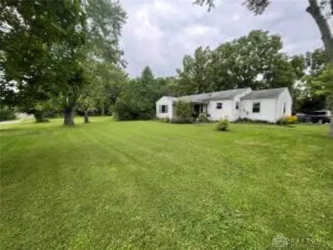 2421 E Home Rd, Springfield, OH 45503 photo 3