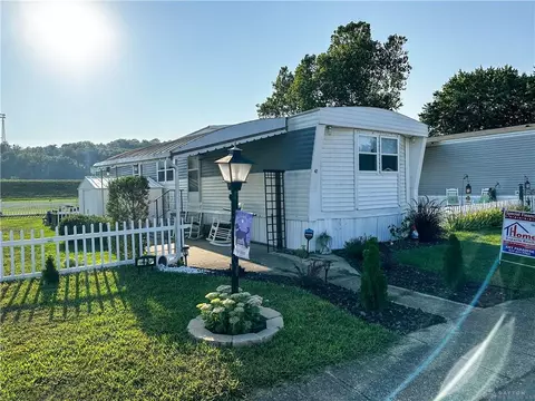 42 New Yorker Blvd, Miamisburg, OH 45342
