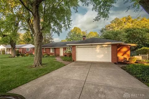 406 Silvercrest Ter, Dayton, OH 45440