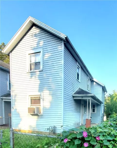19 Watts St, Dayton, OH 45403