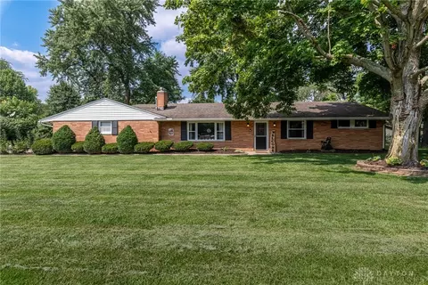 61 W Whipp Rd, Washington Township, OH 45459