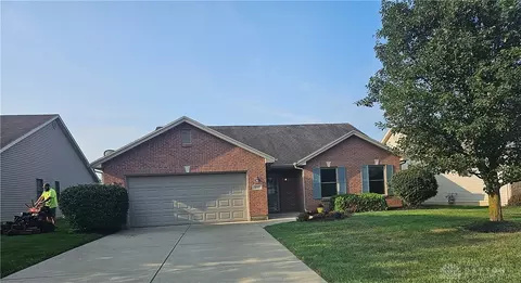 506 Stone Path Ct, Carlisle, OH 45005