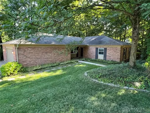 3090 Fresno Ct, Dayton, OH 45434