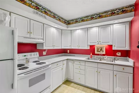 4214 Dixie Rd, Cincinnati, OH 45245 photo 9