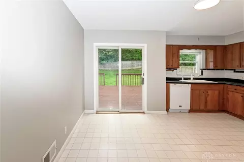 1126 Glenna Dr, Cincinnati, OH 45238 photo 6