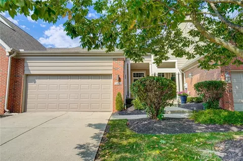 7480 Great Waters Ln, West Chester, OH 45069