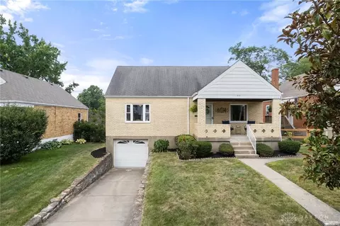 957 Woodbriar Ln, Cincinnati, OH 45238