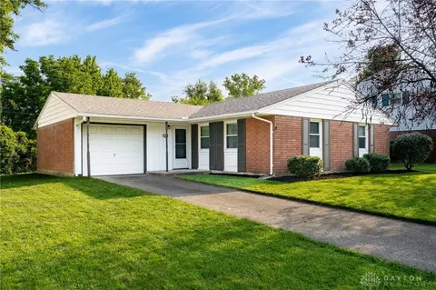 2907 Silvercliff Dr, Dayton, OH 45449