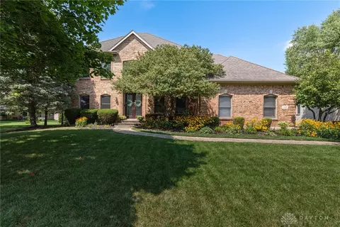 1111 Wheatfield Ct, Washington Township, OH 45458